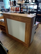 Рецепция 1300*1100*500 ДСП белый+крафт золотой